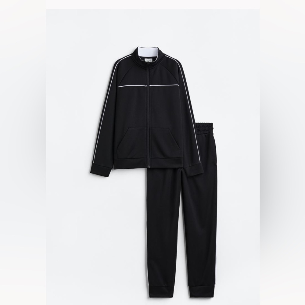 Tracksuit 🔥🔥 - Picture 4 of 5
